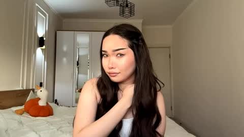 Snapshot of gussietackitt chatting on May 17, 2026, 1:07 pm Alana online show from May 17, 2026, 1:07 pm