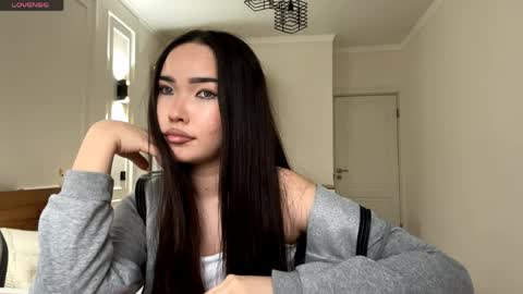 Snapshot of gussietackitt chatting on May 19, 2026, 1:39 pm Alana online show from May 19, 2026, 1:39 pm