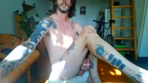 Snapshot of gustavsky chatting on April 29, 2026, 1:04 pm Gustav online show from April 29, 2026, 1:04 pm