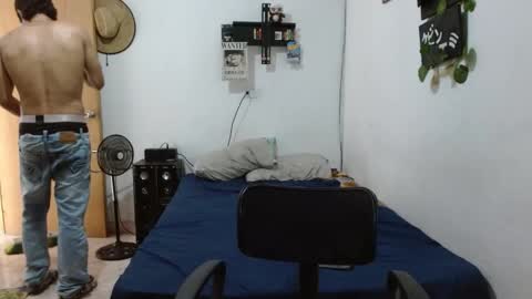 Snapshot of guts_x chatting on December 5, 2024, 9:17 pm Guts online show from December 5, 2024, 9:17 pm