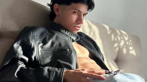 Snapshot of guts_x chatting on February 21, 2025, 8:16 pm Guts online show from February 21, 2025, 8:16 pm