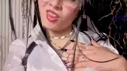 Snapshot of guxplo_ chatting on September 21, 2025, 1:46 pm Miss online show from September 21, 2025, 1:46 pm