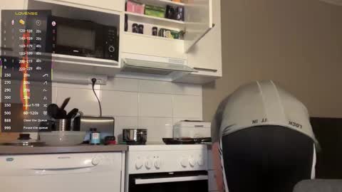 Snapshot of guyfromfinland1981 chatting on October 28, 2025, 6:43 pm NaughtyFitHusband online show from October 28, 2025, 6:43 pm