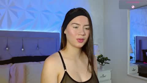 Gwen Drew online show from September 14, 2025, 12:37 pm