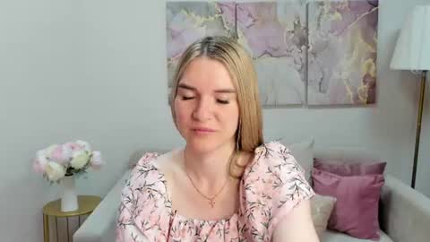 gwensmitt online show from July 8, 2026, 10:03 pm