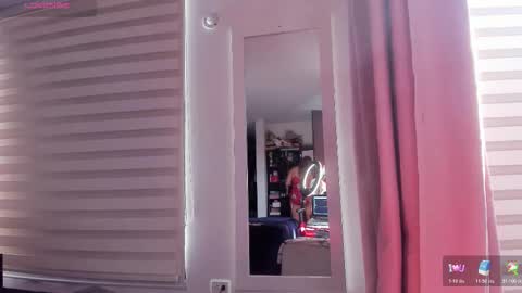 Snapshot of gwyneth_paltrow chatting on February 5, 2026, 2:11 pm online show from February 5, 2026, 2:11 pm