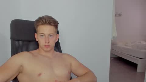 Oliver online show from October 7, 2025, 1:52 pm