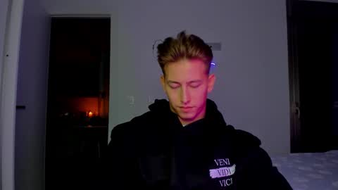 Snapshot of gym_alpha chatting on January 6, 2026, 9:39 pm Oliver online show from January 6, 2026, 9:39 pm