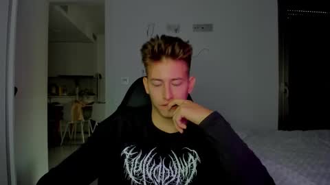 Snapshot of gym_alpha chatting on February 15, 2026, 1:52 pm Oliver online show from February 15, 2026, 1:52 pm