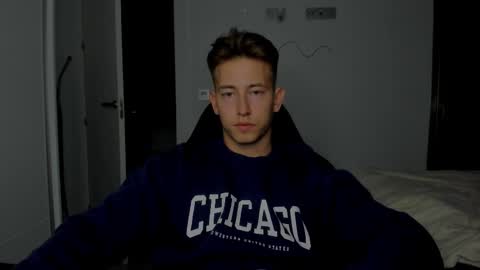 Snapshot of gym_alpha chatting on March 3, 2026, 11:32 pm Oliver online show from March 3, 2026, 11:32 pm