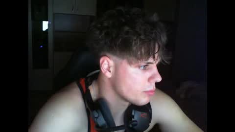 Snapshot of gymguy0505 chatting on December 16, 2025, 10:59 pm gymguy0505 online show from December 16, 2025, 10:59 pm