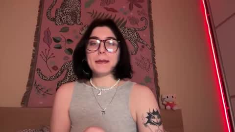 Snapshot of h3l9a_pataki chatting on February 2, 2026, 5:00 pm Helga online show from February 2, 2026, 5:00 pm