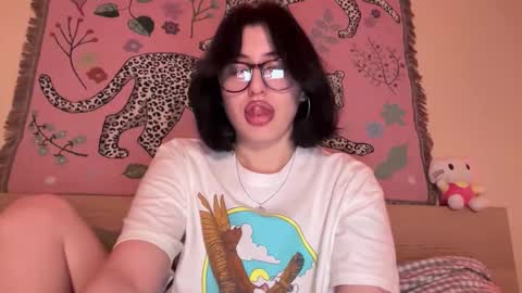 Snapshot of h3l9a_pataki chatting on February 22, 2026, 4:49 pm Helga online show from February 22, 2026, 4:49 pm