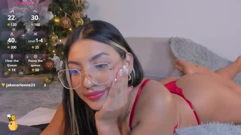 Snapshot of h3y_mia3 chatting on December 21, 2024, 8:50 am Paulina online show from December 21, 2024, 8:50 am