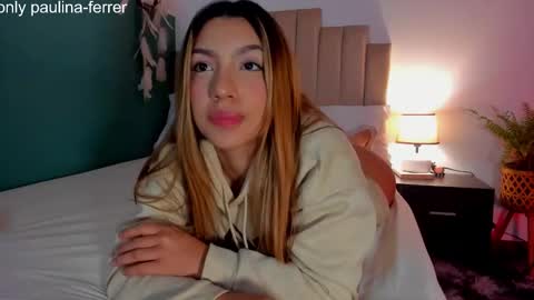 Snapshot of h3y_mia3 chatting on February 3, 2026, 2:53 am Paulina online show from February 3, 2026, 2:53 am