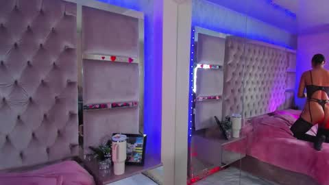 Snapshot of haari02 chatting on December 19, 2025, 7:43 pm Haari online show from December 19, 2025, 7:43 pm