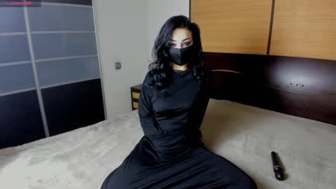 Snapshot of habibi_moon chatting on December 25, 2024, 2:25 am Linda online show from December 25, 2024, 2:25 am