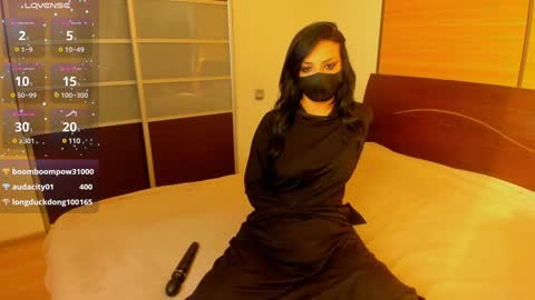 Snapshot of habibi_moon chatting on January 14, 2025, 5:40 am Linda online show from January 14, 2025, 5:40 am