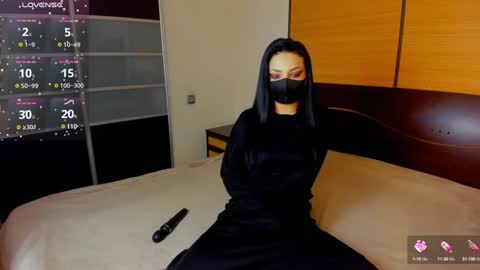 Snapshot of habibi_moon chatting on January 17, 2025, 3:34 am Linda online show from January 17, 2025, 3:34 am
