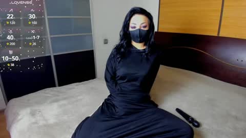 Snapshot of habibi_moon chatting on January 26, 2025, 2:35 am Linda online show from January 26, 2025, 2:35 am