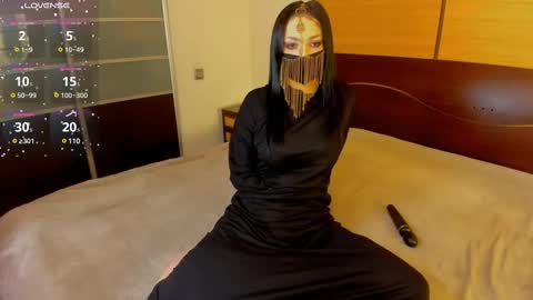 Snapshot of habibi_moon chatting on February 12, 2025, 3:29 am Linda online show from February 12, 2025, 3:29 am