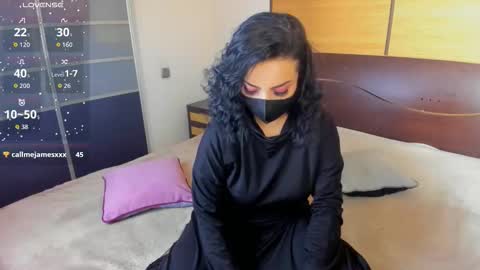 Snapshot of habibi_moon chatting on September 13, 2025, 2:55 am Linda online show from September 13, 2025, 2:55 am
