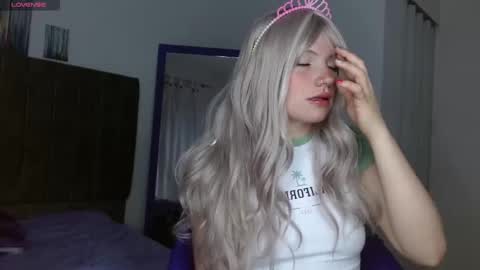 Snapshot of hadde01 chatting on December 4, 2025, 2:54 am Hadde online show from December 4, 2025, 2:54 am