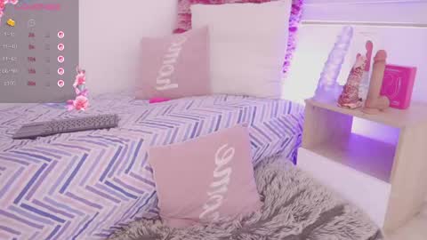 Snapshot of hade_collinss chatting on April 15, 2026, 8:20 pm Hade online show from April 15, 2026, 8:20 pm