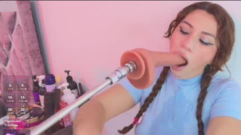 hade_cute2 online show from December 6, 2024, 3:33 pm