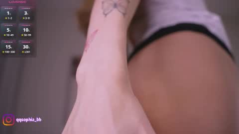 Snapshot of hadleynichols chatting on December 23, 2025, 1:14 am Hi Im Rebecca Glad to see you in my room PVT is open online show from December 23, 2025, 1:14 am