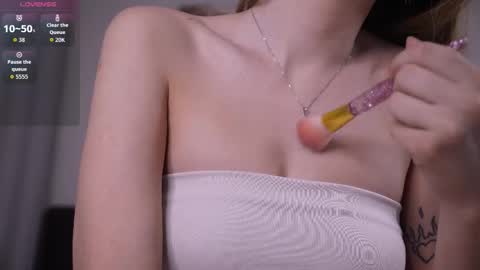 Snapshot of hadleynichols chatting on February 12, 2026, 1:11 am Hi Im Rebecca Glad to see you in my room PVT is open online show from February 12, 2026, 1:11 am