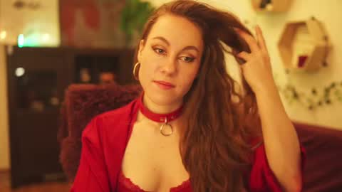 hahayessihaveone online show from December 18, 2024, 7:41 pm