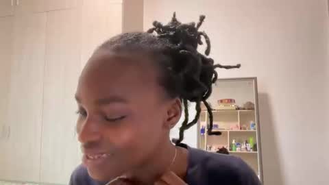 hailey_26 online show from January 18, 2026, 5:44 am