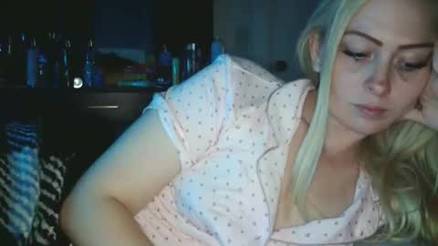 Hailey and d online show from November 8, 2025, 5:18 am