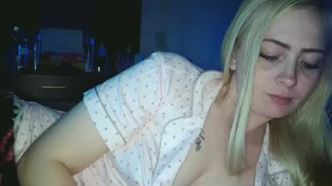 Hailey and d online show from November 20, 2025, 6:24 am