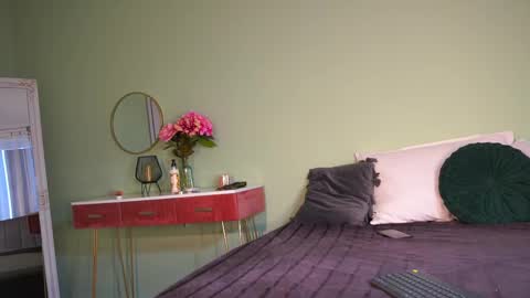 Hailey online show from February 24, 2025, 8:06 am