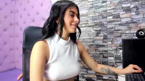Snapshot of haileypetite chatting on May 22, 2026, 1:17 pm Hailey Petite online show from May 22, 2026, 1:17 pm