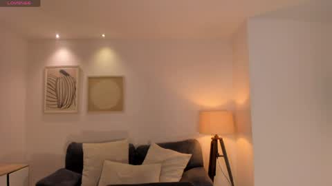 Hailey online show from April 10, 2026, 11:37 am