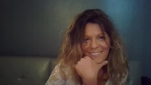 Snapshot of haileys123 chatting on October 23, 2025, 7:45 pm Hailey online show from October 23, 2025, 7:45 pm