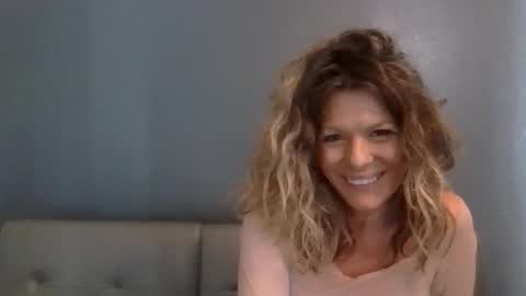 Snapshot of haileys123 chatting on November 10, 2025, 7:24 pm Hailey online show from November 10, 2025, 7:24 pm