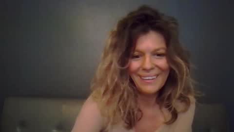 Snapshot of haileys123 chatting on November 18, 2025, 7:40 pm Hailey online show from November 18, 2025, 7:40 pm