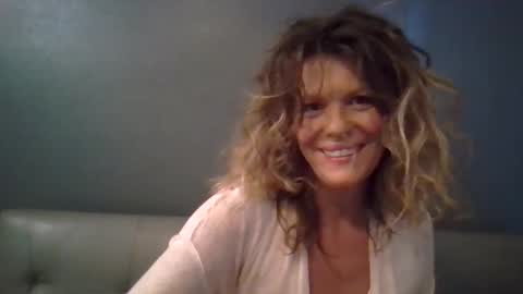 Snapshot of haileys123 chatting on November 19, 2025, 9:59 pm Hailey online show from November 19, 2025, 9:59 pm