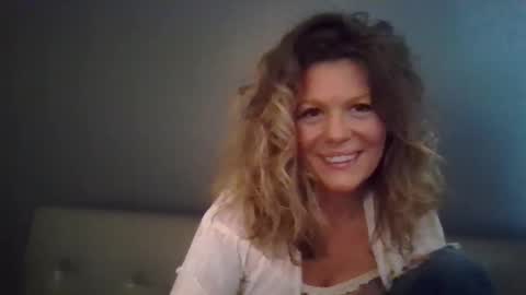 Snapshot of haileys123 chatting on November 27, 2025, 6:21 pm Hailey online show from November 27, 2025, 6:21 pm