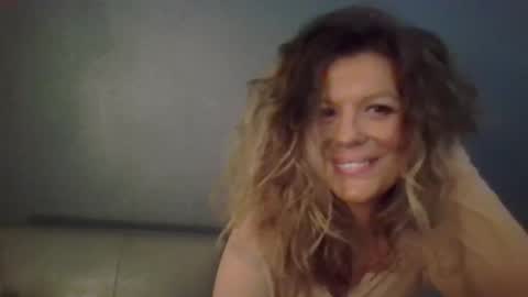 Snapshot of haileys123 chatting on December 13, 2025, 7:40 pm Hailey online show from December 13, 2025, 7:40 pm