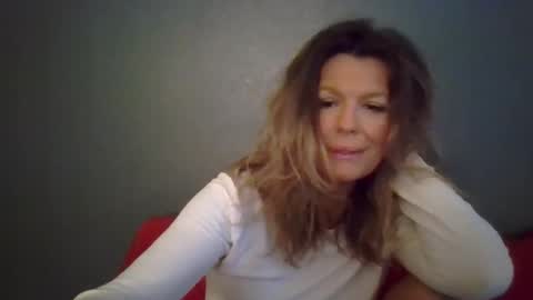 Snapshot of haileys123 chatting on December 16, 2025, 7:41 pm Hailey online show from December 16, 2025, 7:41 pm