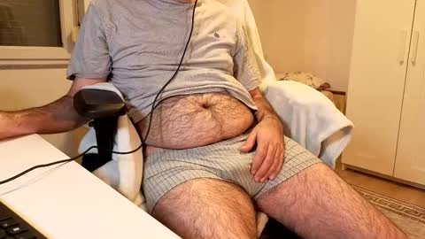 Snapshot of hairy_boy29 chatting on November 15, 2025, 7:10 pm hairy_boy29 online show from November 15, 2025, 7:10 pm