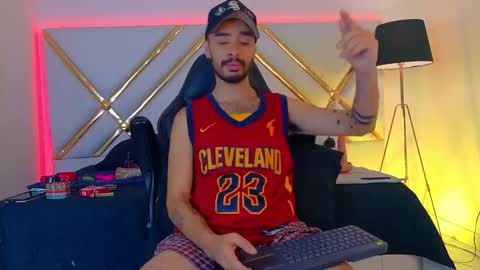 Snapshot of hairy_diamond chatting on October 27, 2025, 7:07 pm H A I R Y D I A M O N D online show from October 27, 2025, 7:07 pm