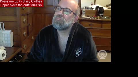 Snapshot of hairydaddybear69 chatting on February 4, 2026, 12:33 pm HairyDaddyBear69 online show from February 4, 2026, 12:33 pm
