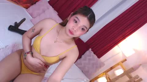 YOUR SIDECHIC HAILEY online show from January 17, 2025, 1:24 pm