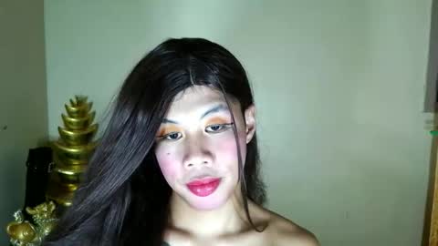 haku020485 online show from November 14, 2025, 3:55 pm